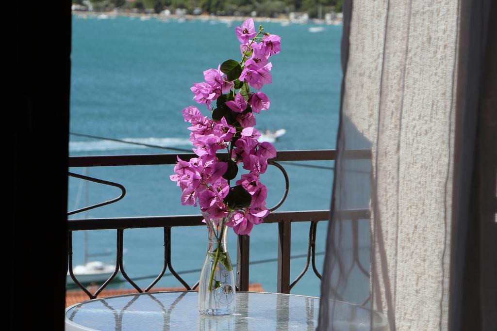 Marina Apartmani Tisno Murter Exteriér fotografie